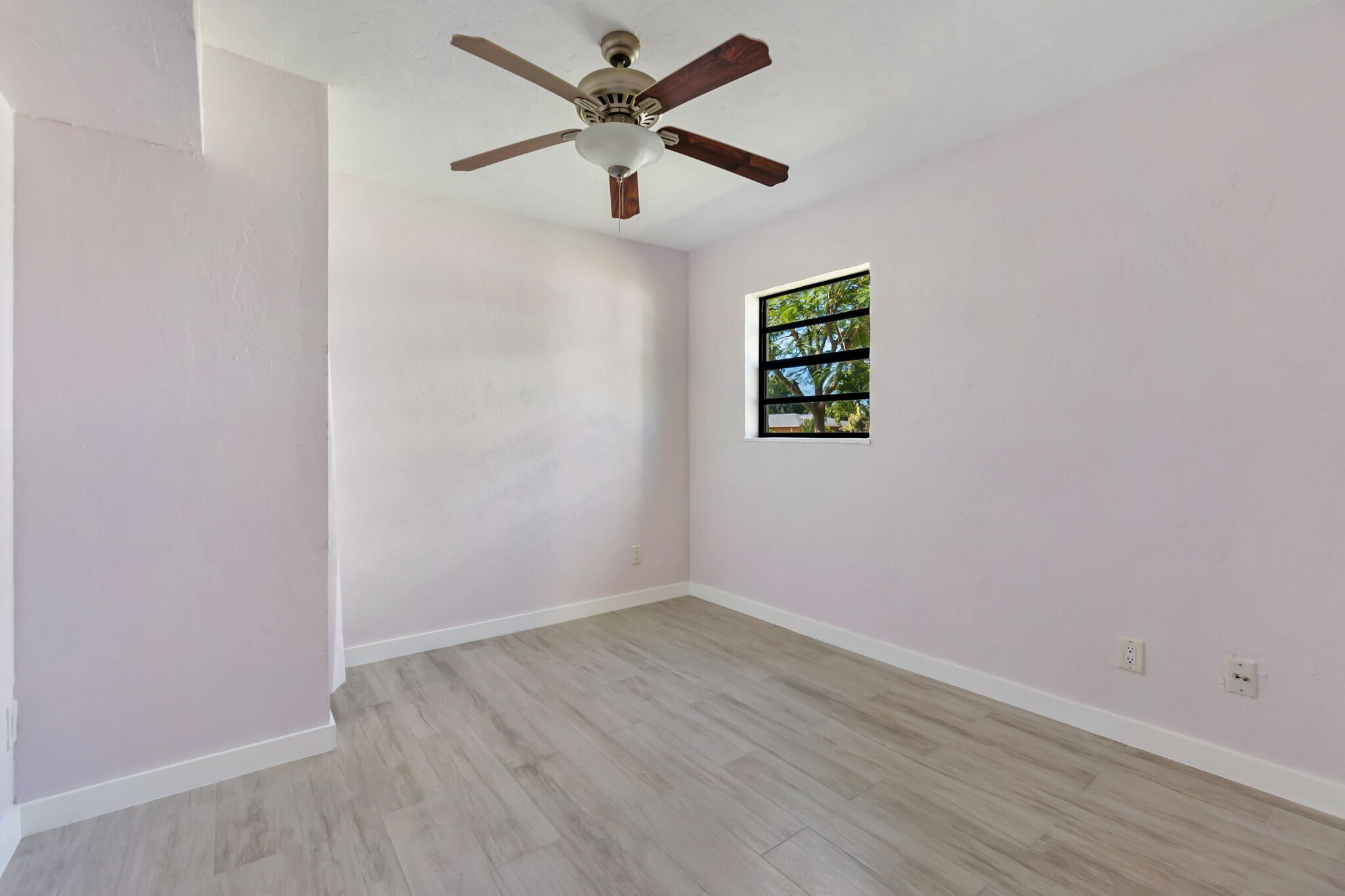 guest bedroom with walk-in closet - 3275 Cottage Grove Ave