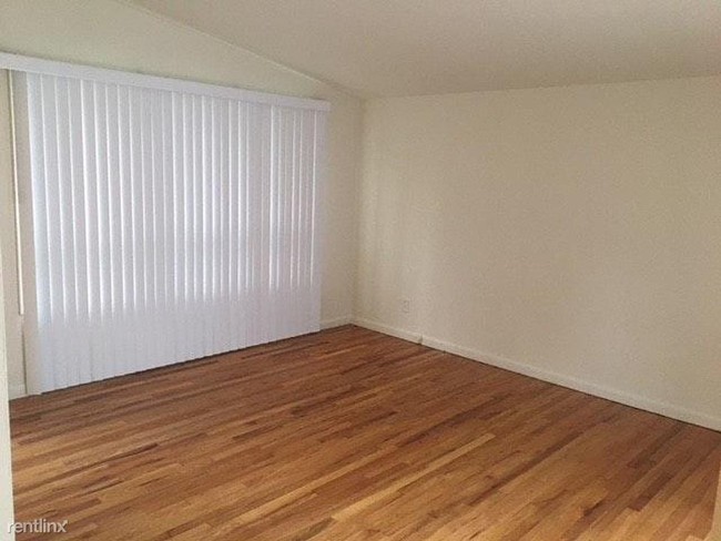 Building Photo - 3 br, 1.5 bath House - 18603 Flamingo Blvd