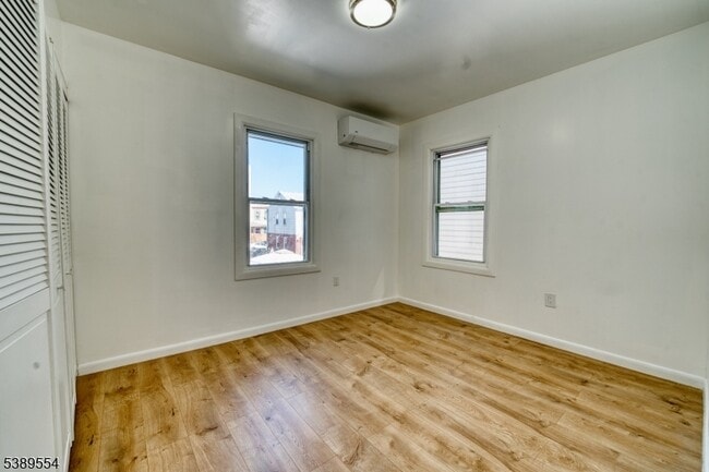 Building Photo - 55 Tappan St