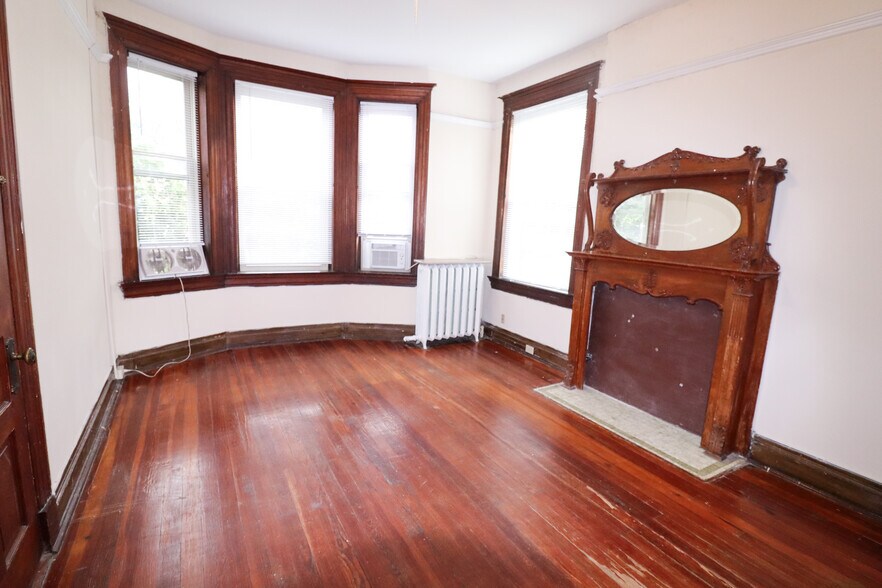 Building Photo - 2705 Eden Ave