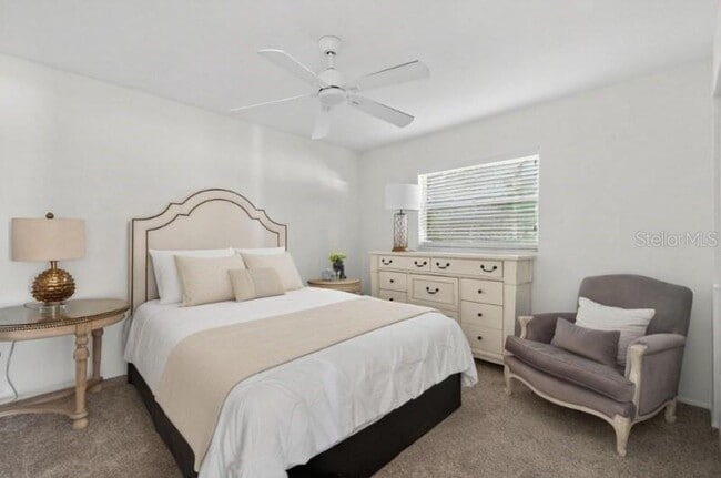 Building Photo - 8195 Coachlight Cir