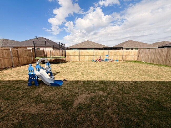 Building Photo - 6400 Bluebell Dr