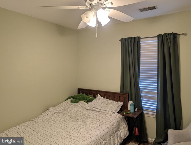 Building Photo - 505 Breckinridge Square SE