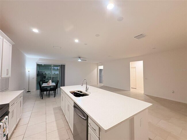 Building Photo - 1568 Sky Lks Dr