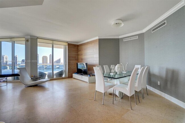 Building Photo - 6000 Island Blvd