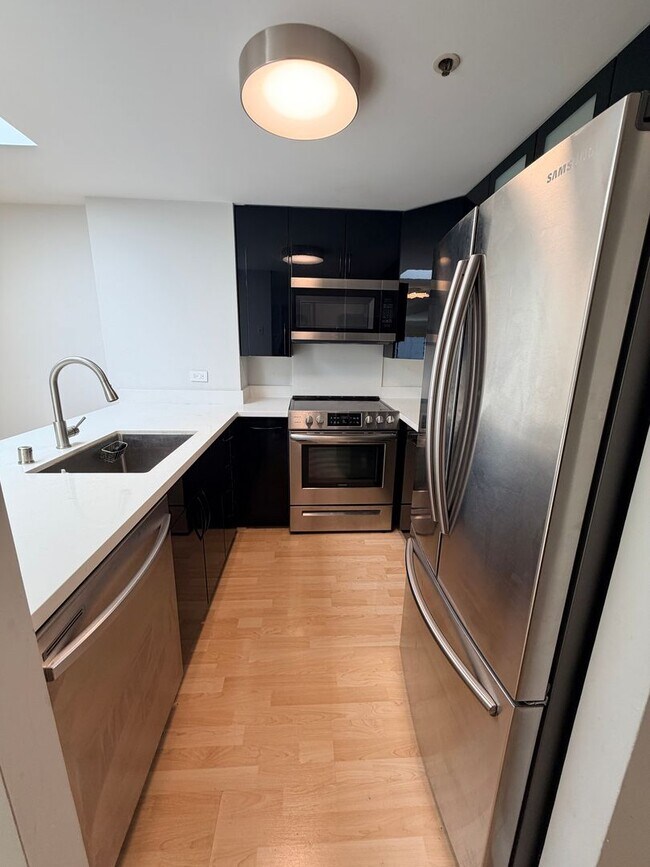 Building Photo - Opera Plaza view 2 bedroom 2 bath upper townhouse