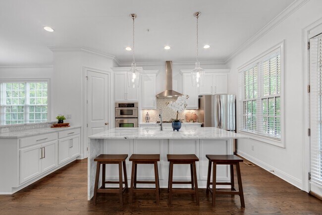 Building Photo - 1260 Lullwater Park Cir