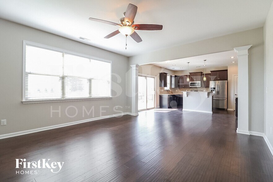 Building Photo - 159 Castello Way