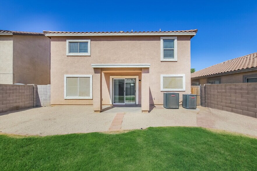 Building Photo - 973 E Doris St