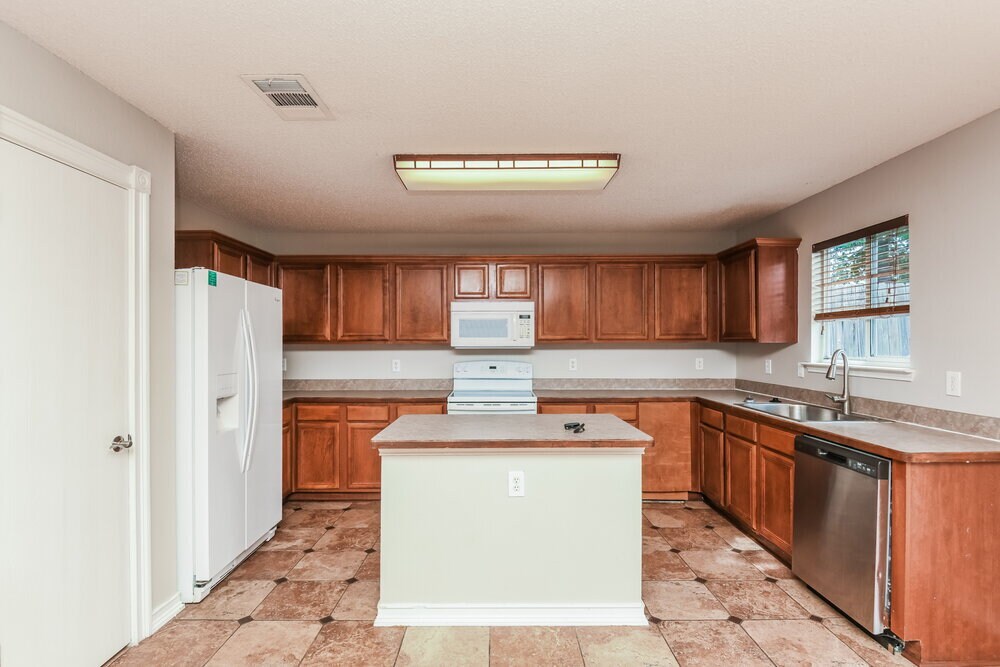 Building Photo - 3500 Bandera Ranch Rd