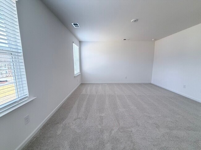 Building Photo - 173 Elijah St