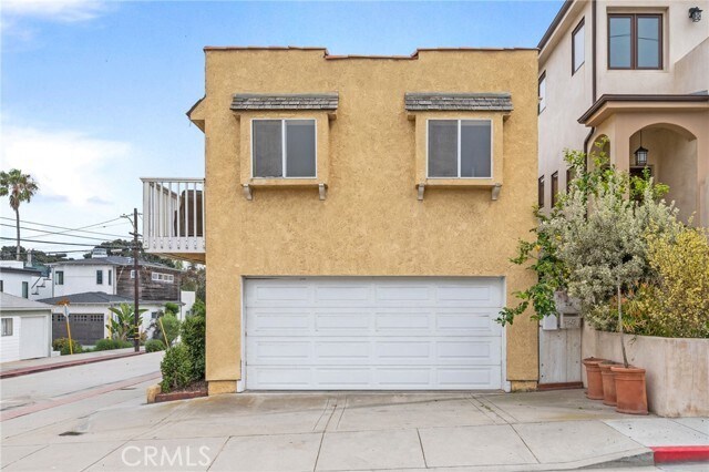 Building Photo - 358 28th St