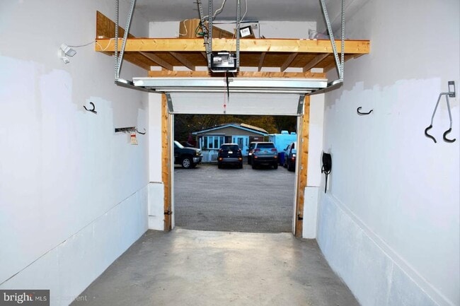 Building Photo - 6371 Forest Ave