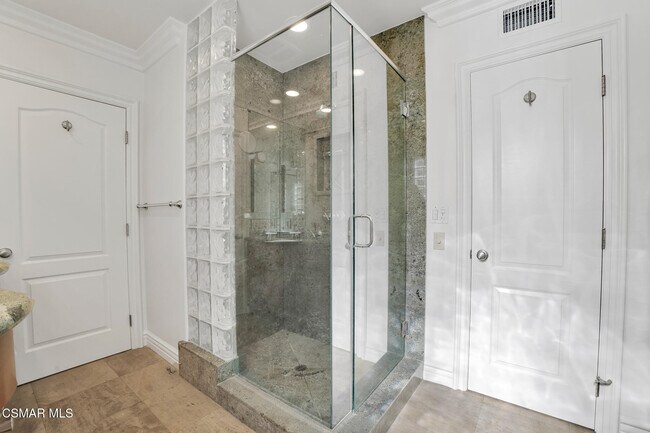 Building Photo - 6045 Sunnyslope Ave