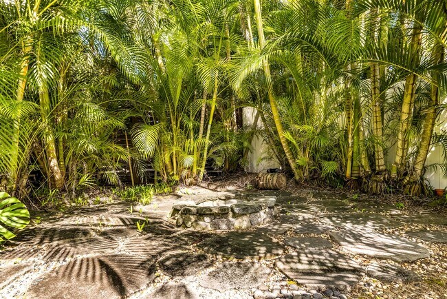 Building Photo - Fully Furnished Home in the Heart of Lanikai