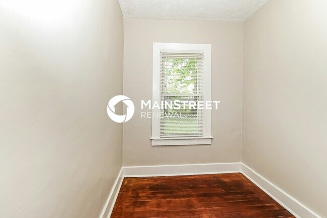 Building Photo - 3 Bedroom Pet-Friendly Home in Louisville,...