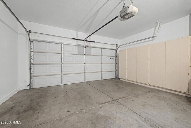 Building Photo - 8868 W Laurel Ln