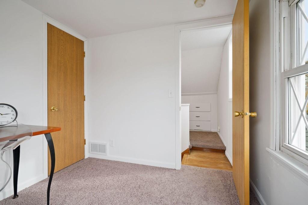 Building Photo - 5060 Hughes Ave NE