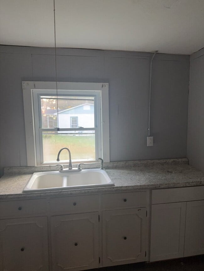 Building Photo - 2-bedroom 1 bathroom home in Jonesville, SC