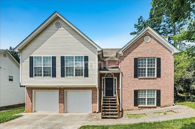 Building Photo - 1772 N Oak Dr