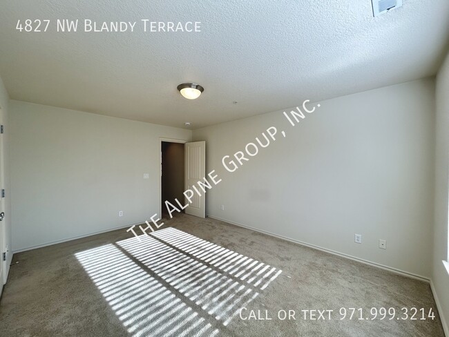 Building Photo - 3 Bedroom Townhome in Bethany!