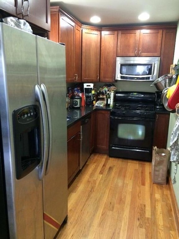 Building Photo - 241 W 3rd St