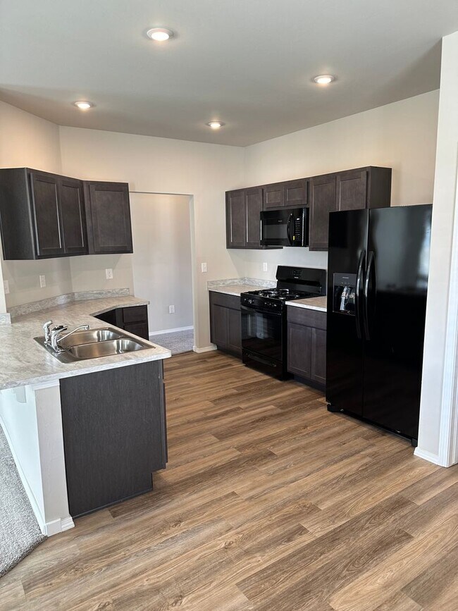 Building Photo - Make Morgan Glen Home! Preleasing This Three-Bedroom, Two-Bath Beauty Now