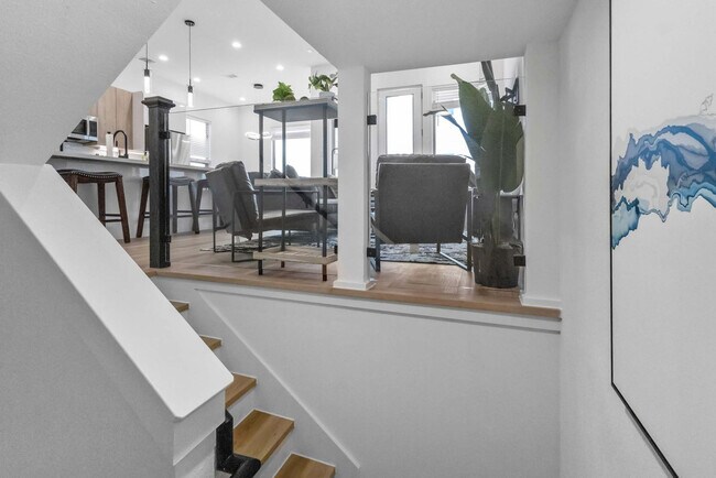 Building Photo - 6742 Peerless St