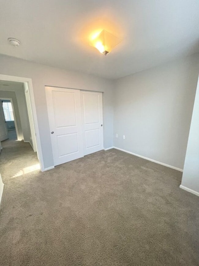 Building Photo - 3bd/3.5ba Bothell Townhouse