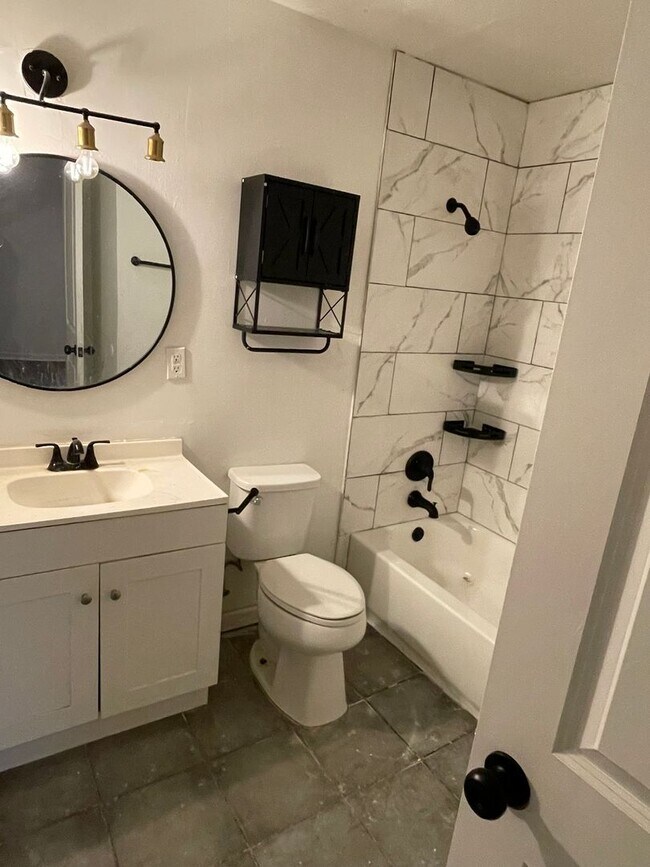 Building Photo - 8722-8722 Hickory St