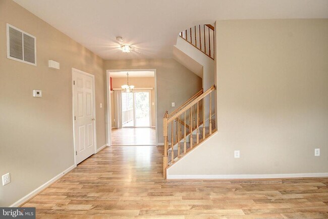 Building Photo - 6135 Newport Terrace