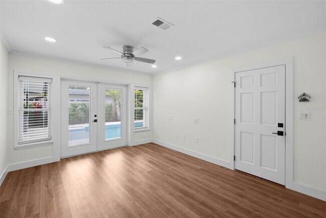 Building Photo - 402 Erie Ave