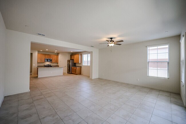 Building Photo - 4 Bedroom + Den in Foothills at Northpointe