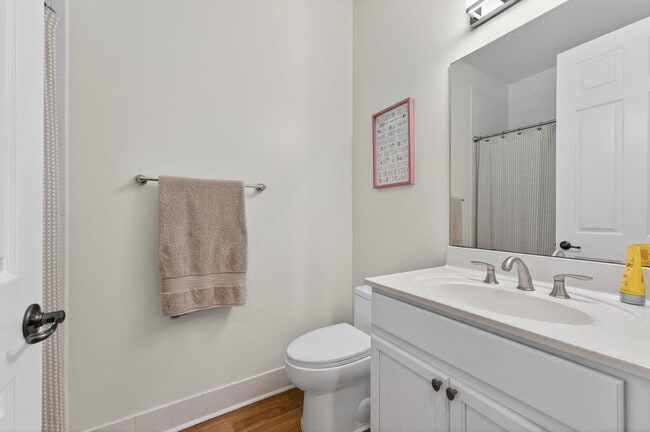 Building Photo - 6689 Southport Dr