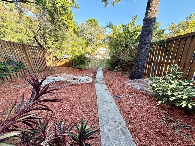 Building Photo - 14604 Pine Glen Cir