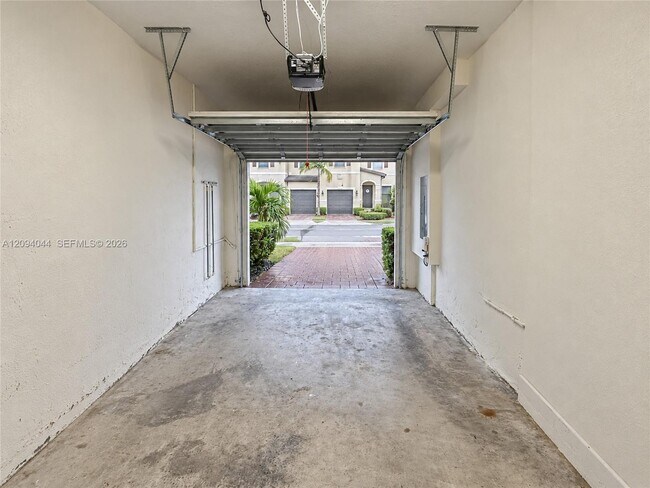 Building Photo - 10306 W 33rd Ln