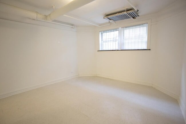 Floorplan - 5034-5046 S. Woodlawn Avenue