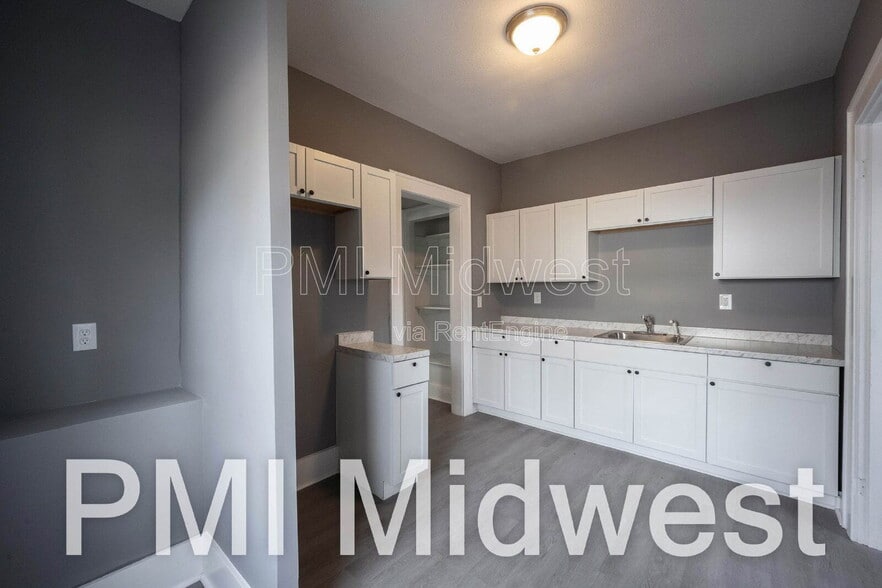 Building Photo - 24 N Euclid Ave