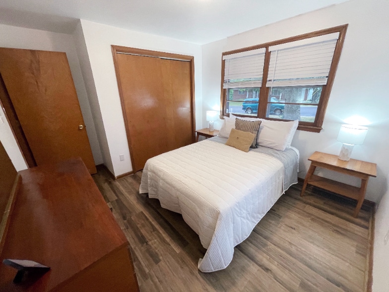 Building Photo - 2417 Quail Dr