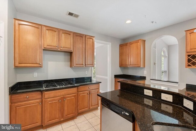 Building Photo - 15436 Symondsbury Way