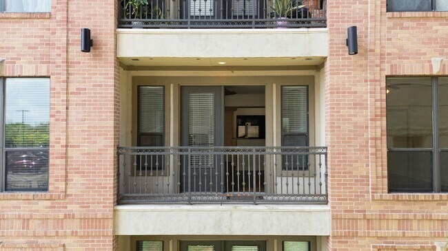 Building Photo - 2299 Lone Star Dr