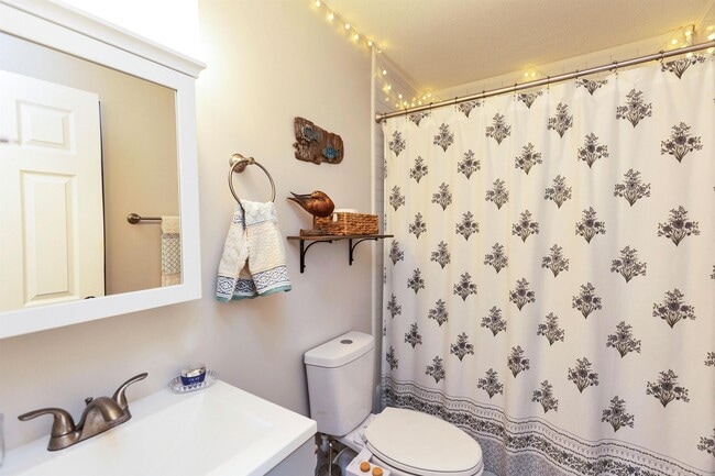 Building Photo - 147 Beech St