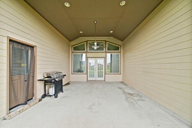 Building Photo - 6614 Sterling Shores Ln
