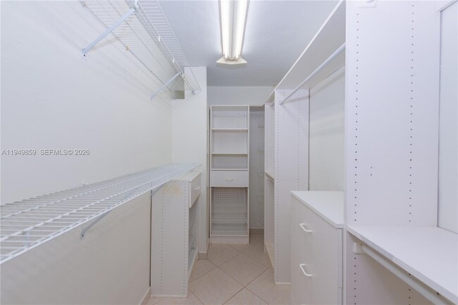 Building Photo - 1301 Lisbon St