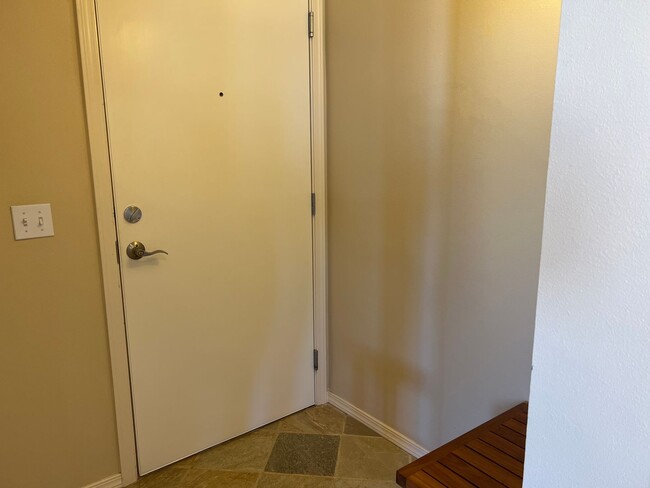 Building Photo - 2 Bed / 2 Bath Bay-View Condo for Rent in ...