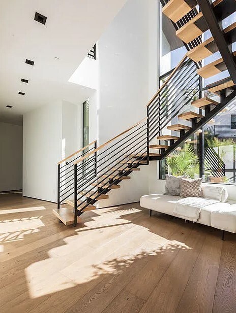 Building Photo - 13331 Mulholland Dr