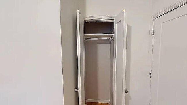 Building Photo - 932 Seneca Ave