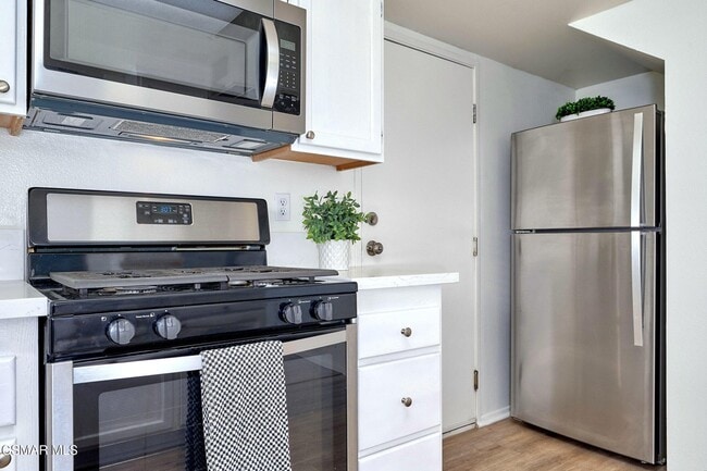 Building Photo - 4508 Apricot Rd