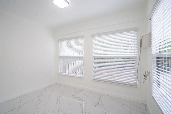 Building Photo - 5536 Eton Ct