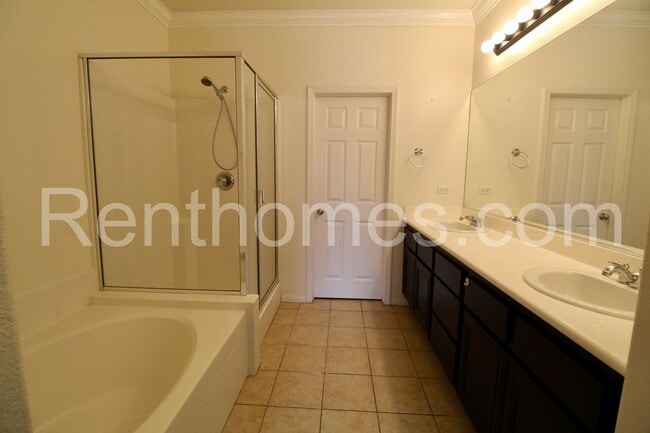 Building Photo - Torrey Highlands, 13330 Via Bellarado #2, ...